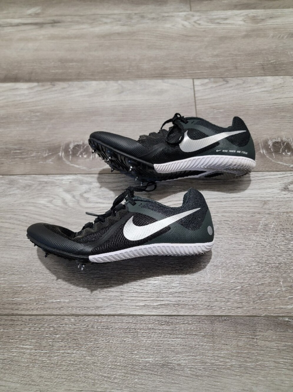 Nike Men’s Black and White Track and Field Sneakers (Sz 8.5)